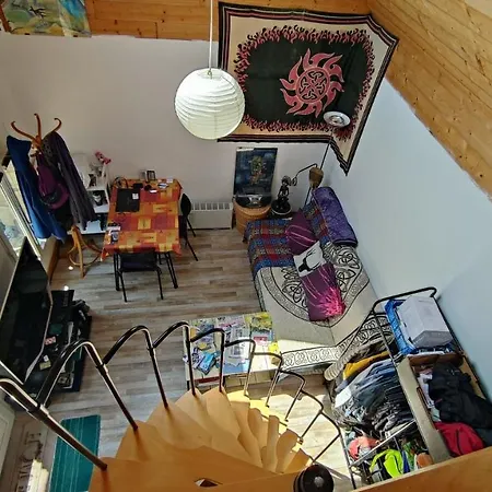 Maisonnette Avec Cour