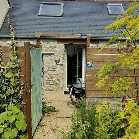 Maisonnette Avec Cour Holiday home *