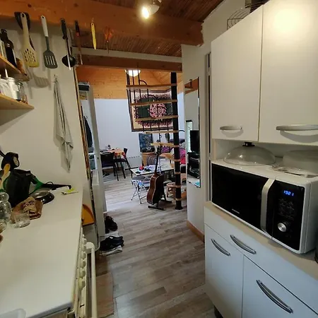 Holiday home Maisonnette Avec Cour Ploubezre